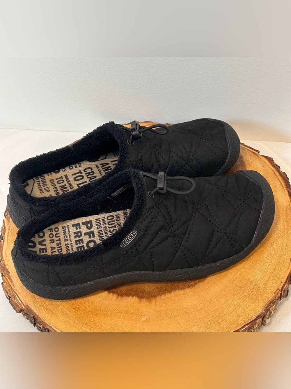 KEEN Howser Ill Slide slippers black smooth nylon fleece lining Size 7.5 38